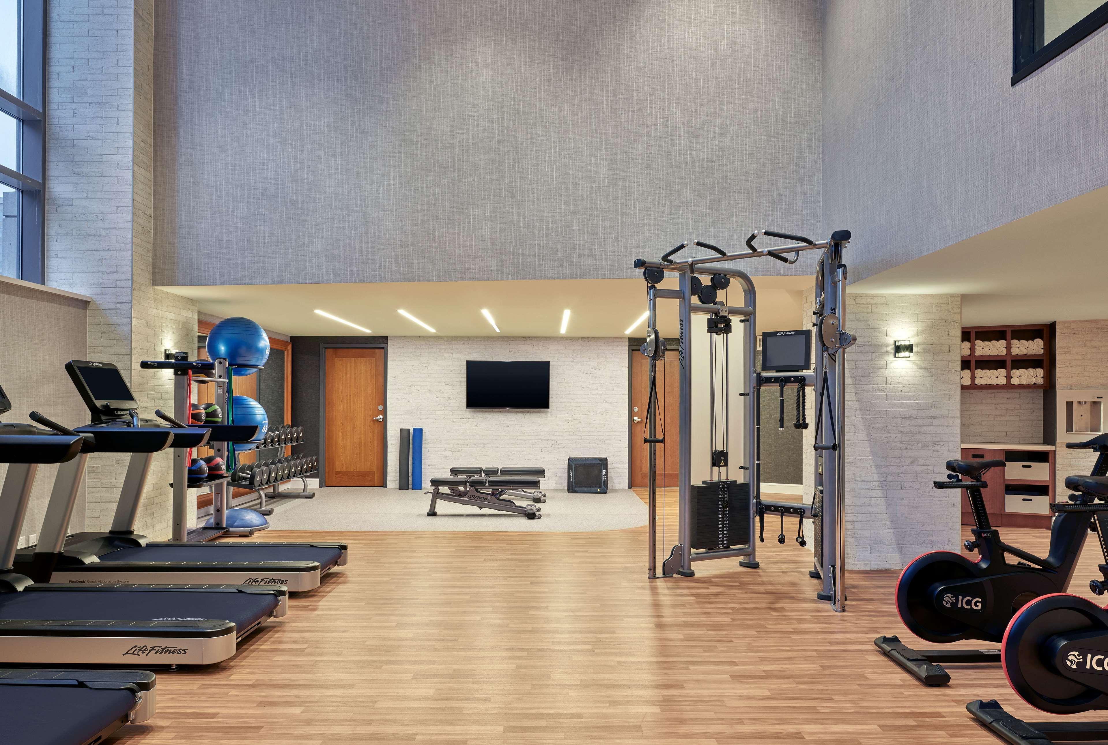 Hotel Embassy By Hilton Dc Convention Center 3*