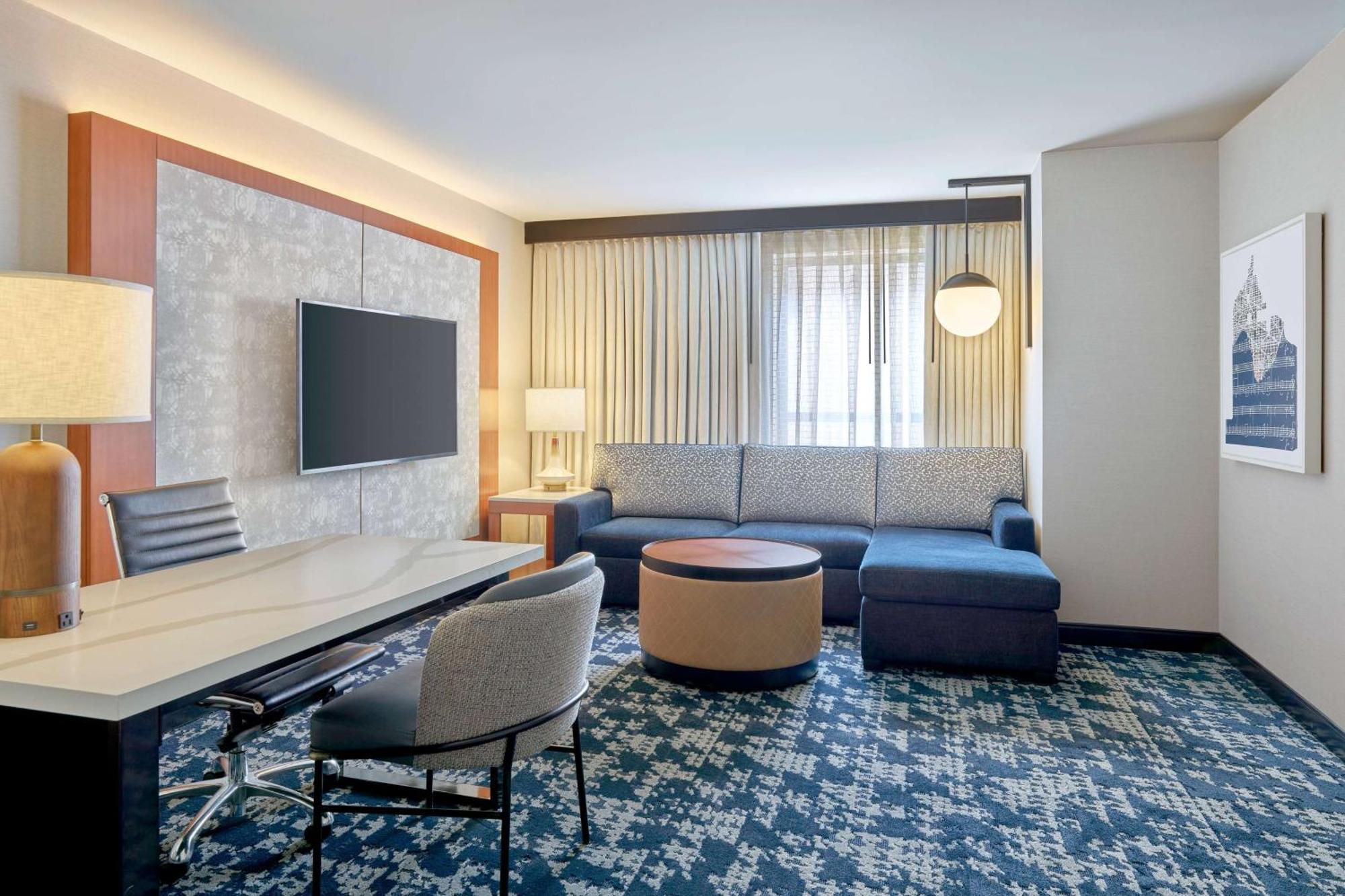 Hotel Embassy By Hilton Dc Convention Center 3*